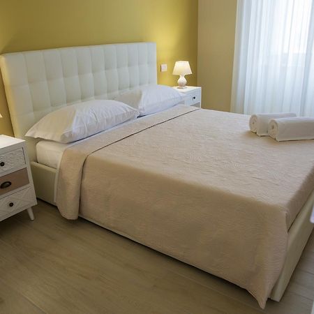 Gleda Rooms Deluxe Pompei Bagian luar foto
