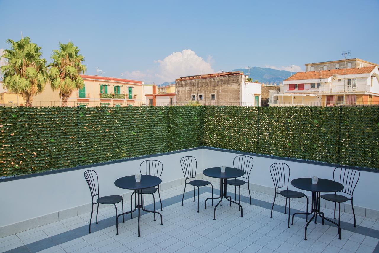 Gleda Rooms Deluxe Pompei Bagian luar foto