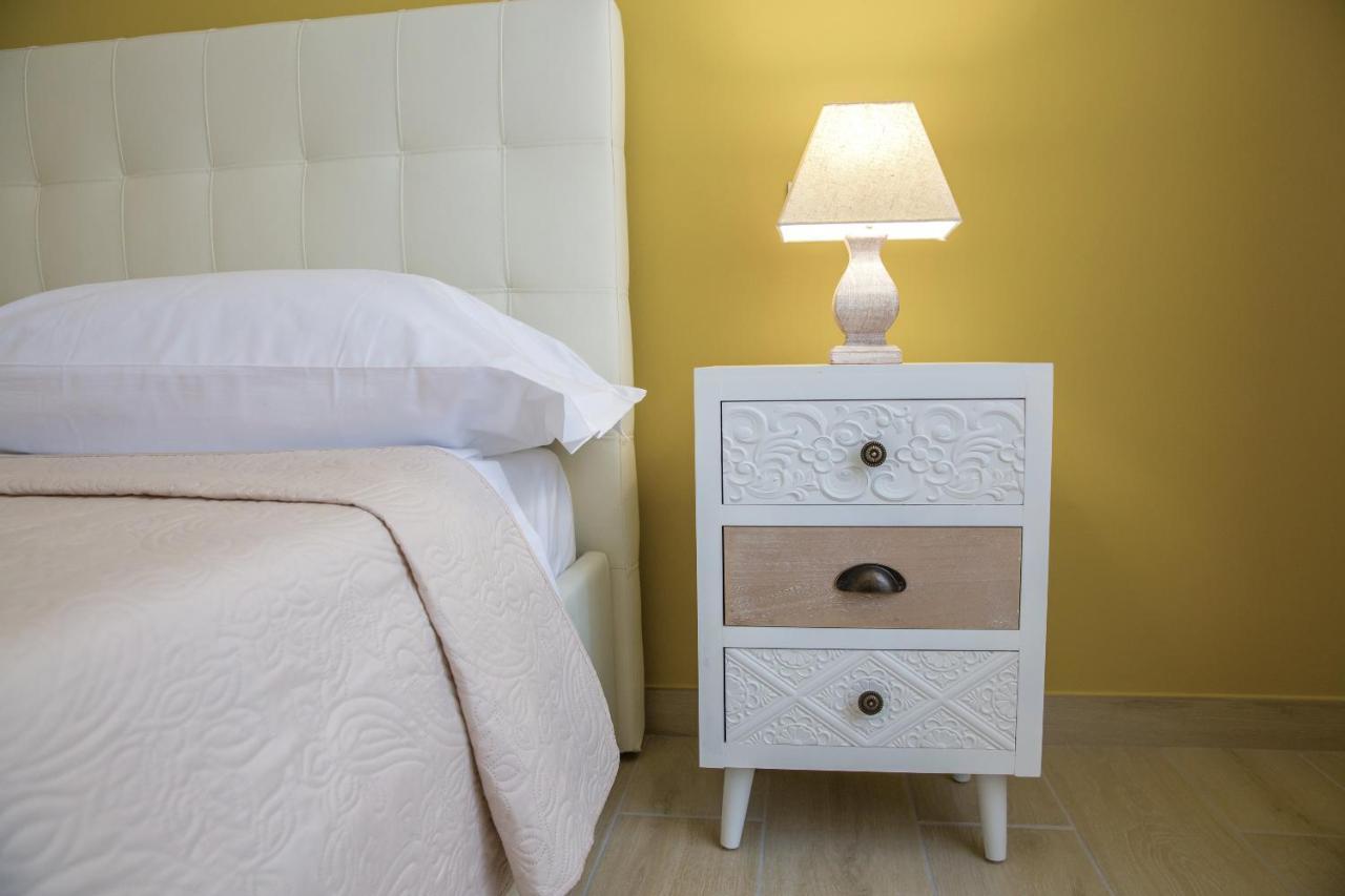Gleda Rooms Deluxe Pompei Bagian luar foto