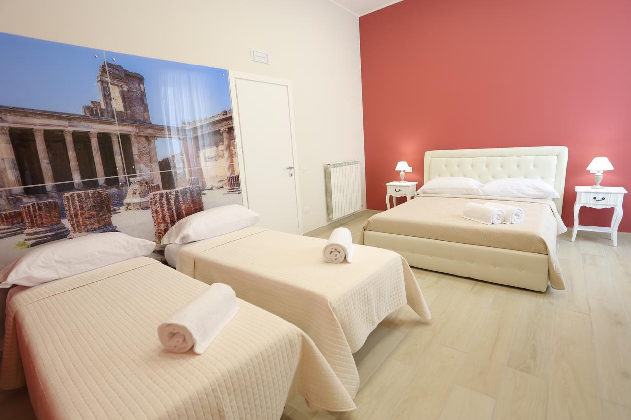 Gleda Rooms Deluxe Pompei Bagian luar foto